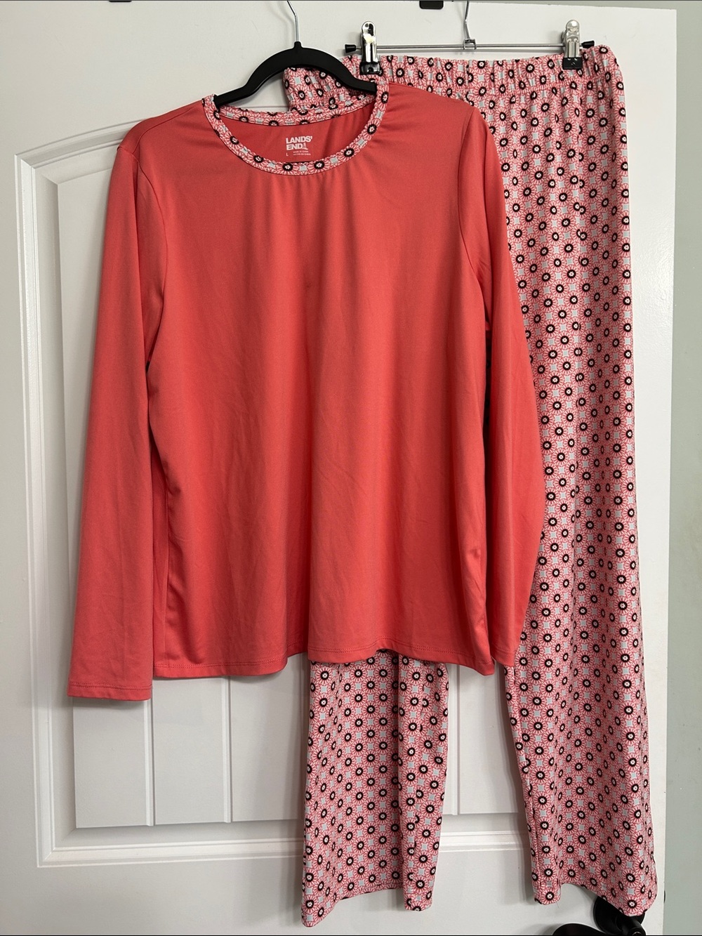 Lands' End Woman’s Long-Sleeve Pajama Set/ Size Large